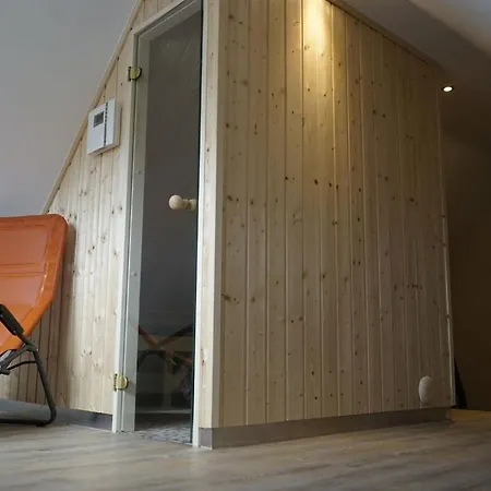 In Vaschvitz With Sauna *